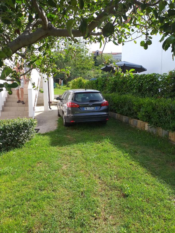 Holiday S&M Lopar Εξωτερικό φωτογραφία